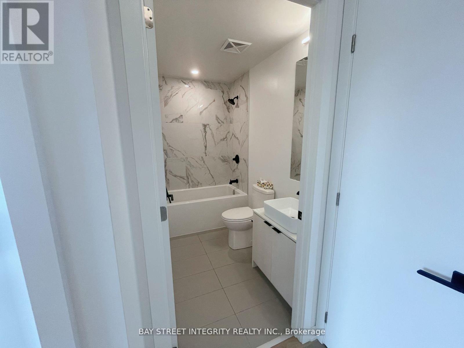 308 - 1285 Dupont Street, Toronto, Ontario  M6H 0E3 - Photo 4 - W13835998