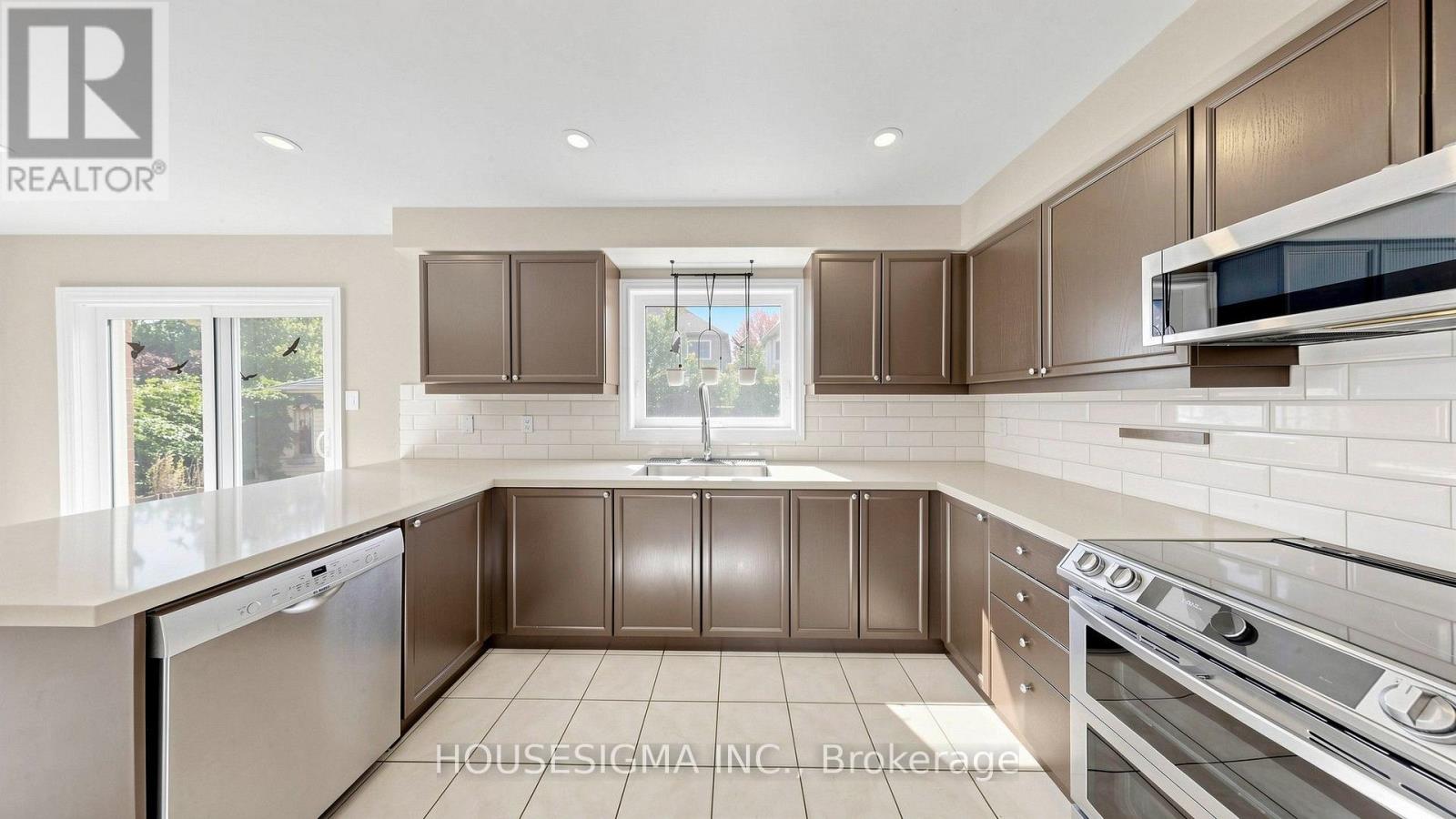 32 Willoughby Way, Halton Hills, Ontario  L7G 6C4 - Photo 10 - W13836026