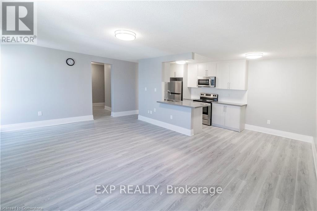 601 - 4422 Huron Street, Niagara Falls, Ontario  L2E 7C8 - Photo 2 - X13835794