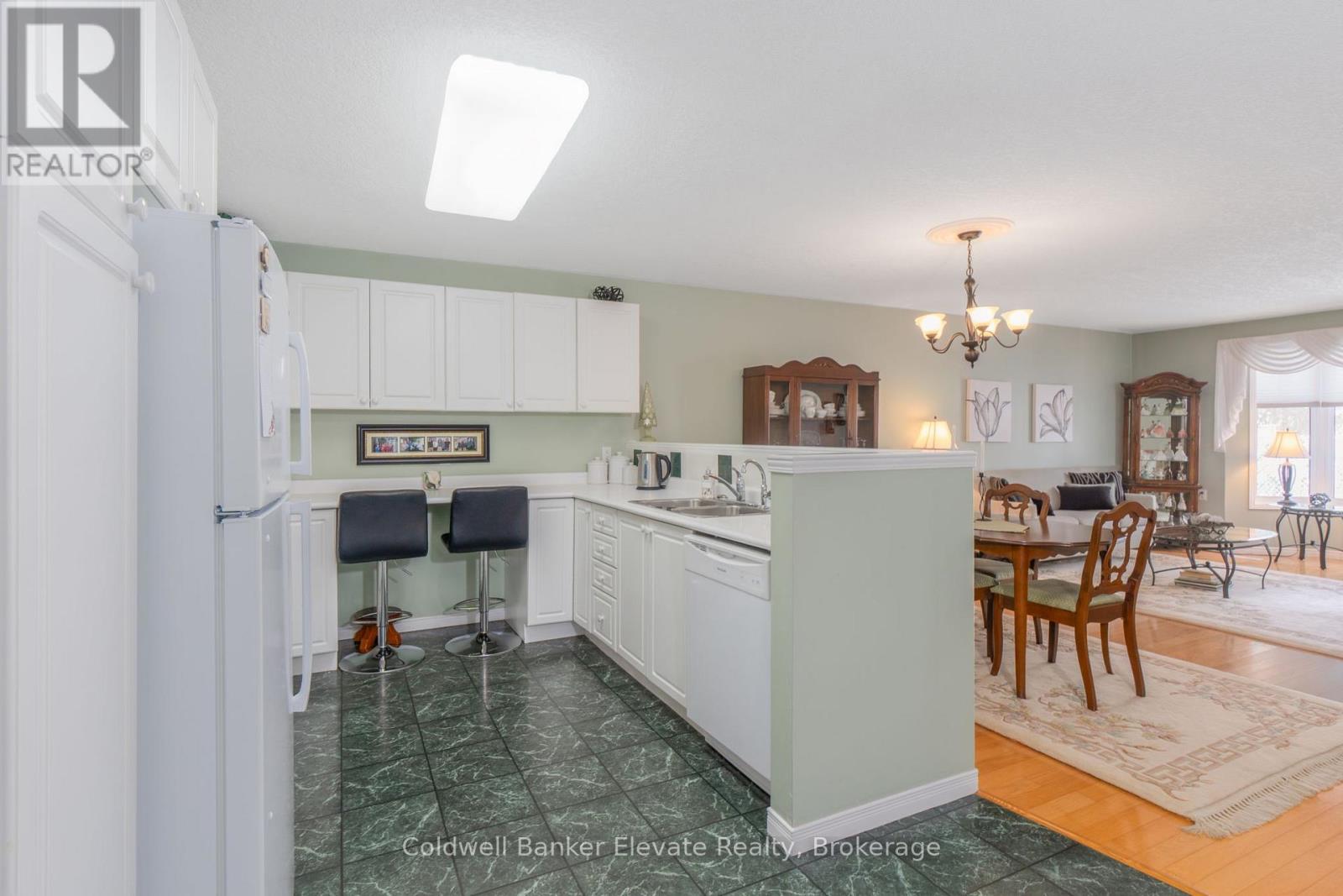 36 - 2705 Kingsway Drive, Kitchener, Ontario  N2C 2T2 - Photo 6 - X13835952