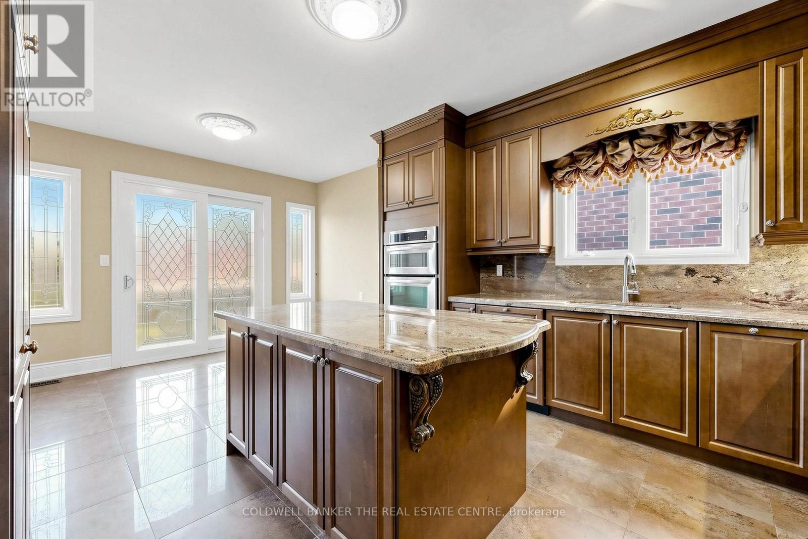 20 Shalom Aleichem Court, Vaughan, Ontario L4J 0E5 - Photo 6 - N13831180