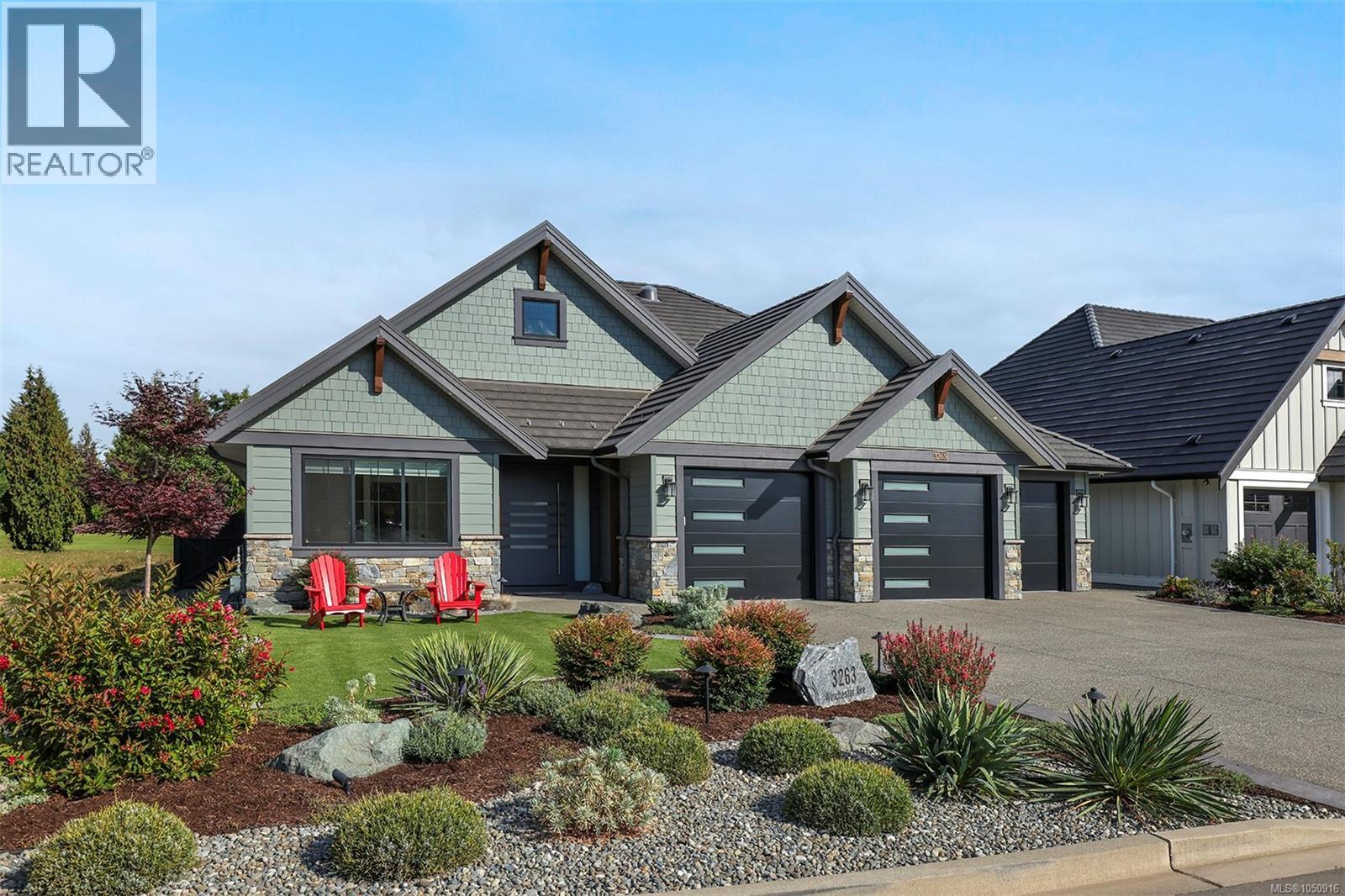 3263 Winchester Ave, Courtenay, British Columbia