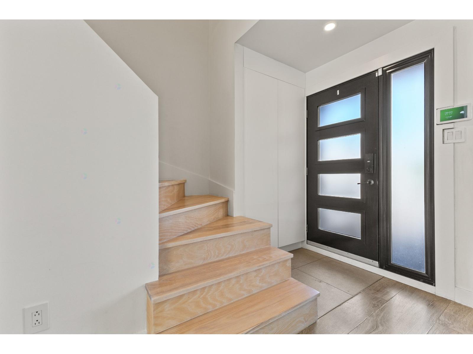 2034 Rue des Orioles Laval (Sainte-Rose) Quebec Canada H7L5J3 2
