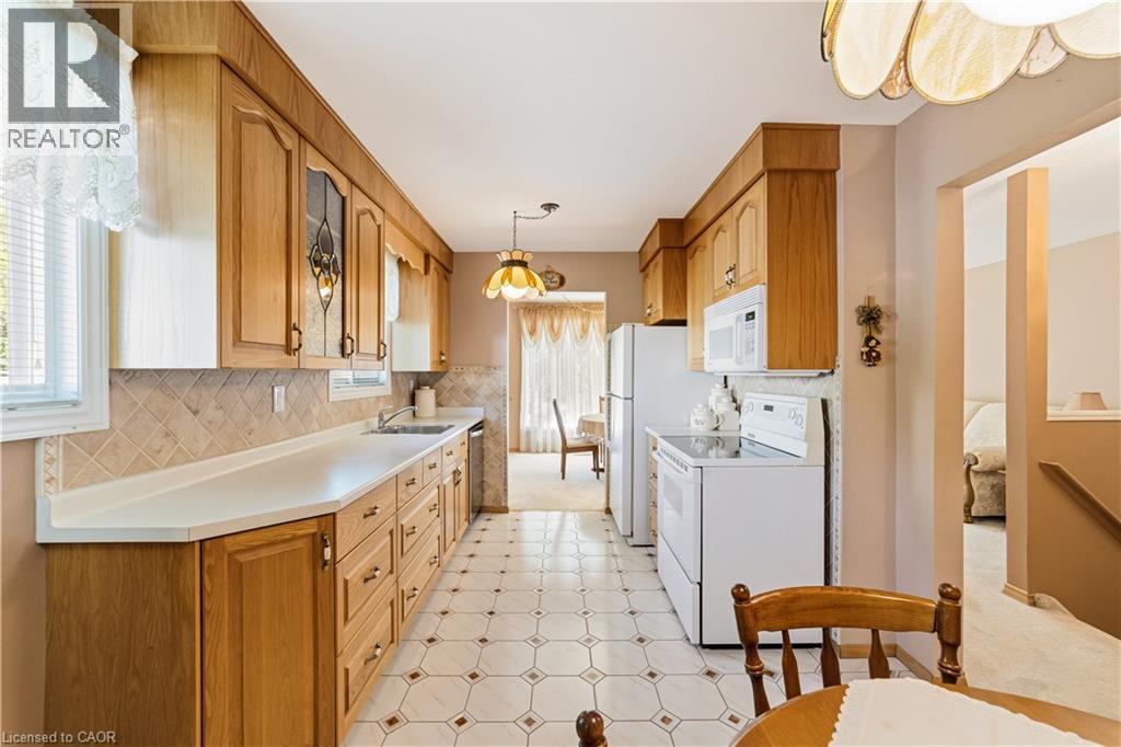 450 Brigadoon Drive, Hamilton, Ontario  L9C 6E4 - Photo 11 - 40865614
