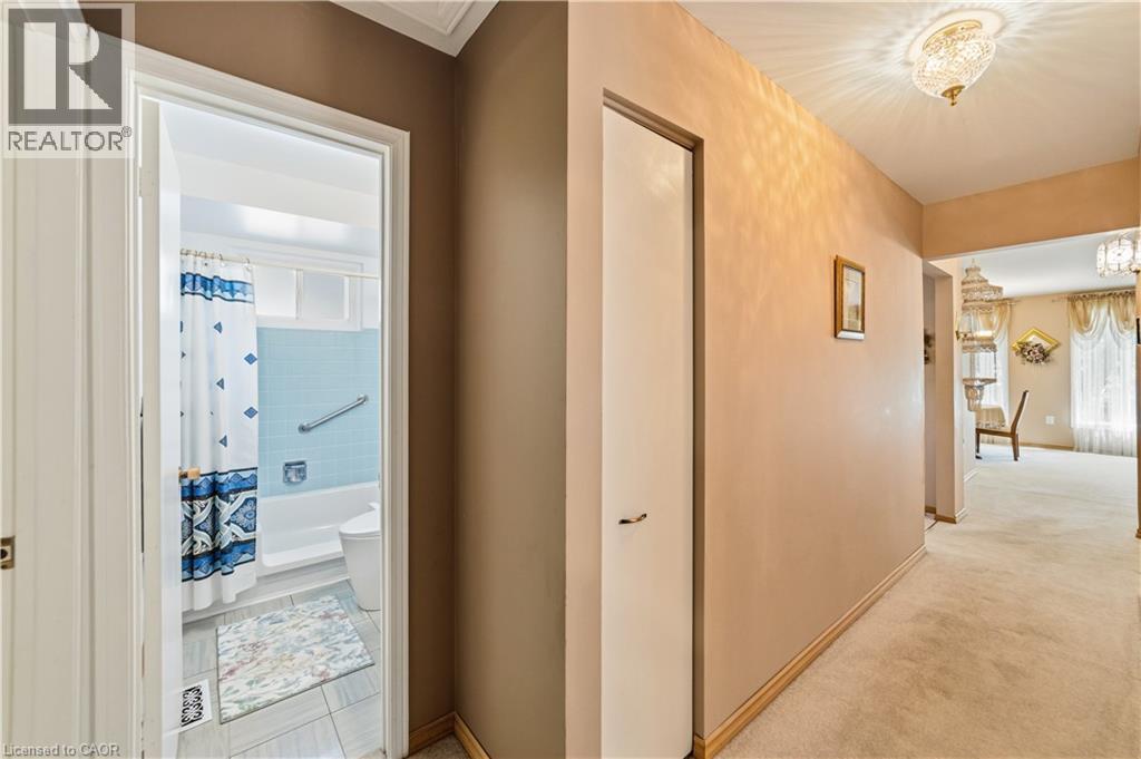 450 Brigadoon Drive, Hamilton, Ontario  L9C 6E4 - Photo 16 - 40865614