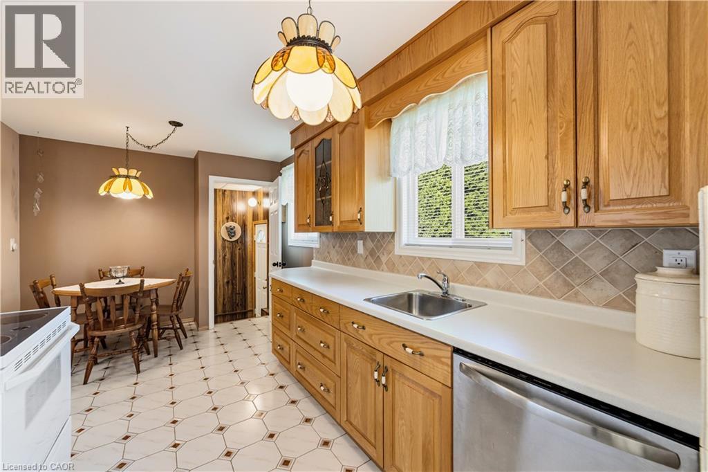 450 Brigadoon Drive, Hamilton, Ontario  L9C 6E4 - Photo 14 - 40865614