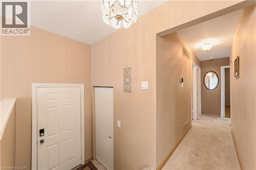 450 Brigadoon Drive, Hamilton, Ontario  L9C 6E4 - Photo 8 - 40865614