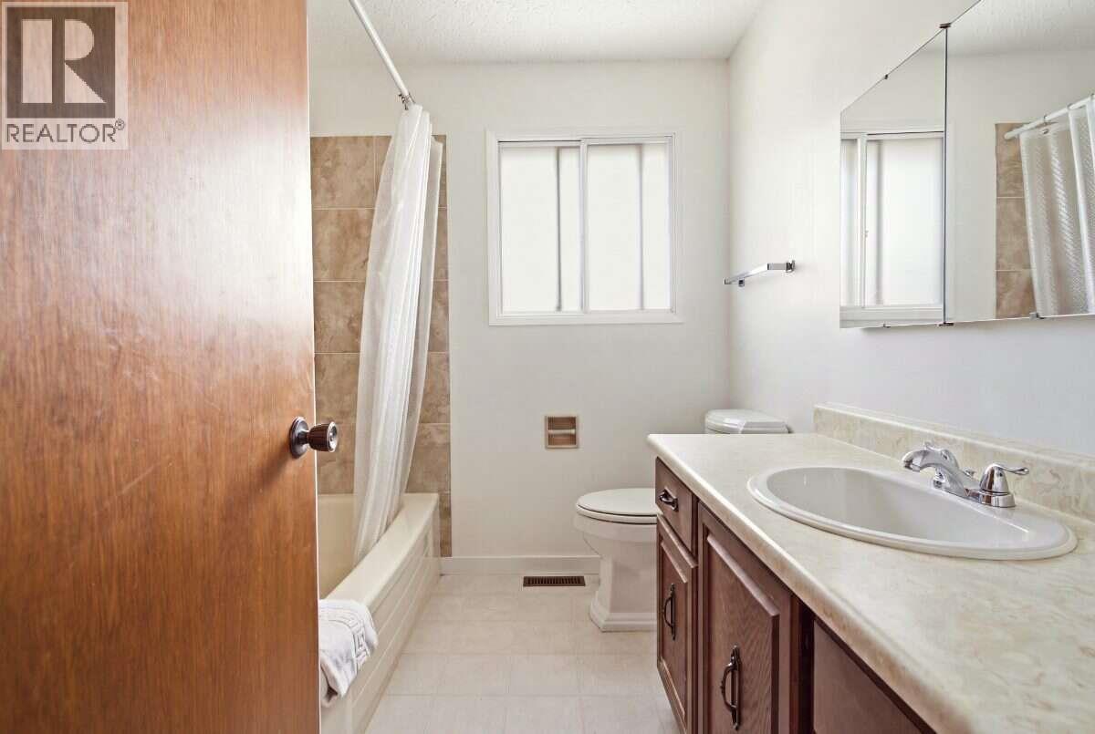 2555 Grenfell Road, Kelowna, British Columbia  V1Y 3C9 - Photo 38 - 10402092