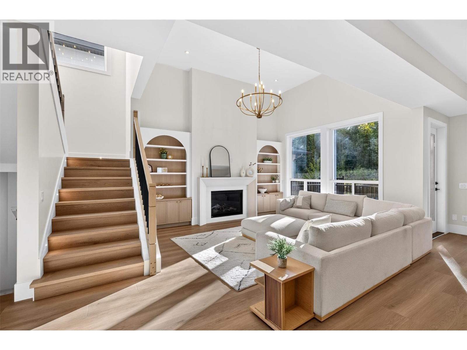 996 Bull Crescent, Kelowna, British Columbia  V1W 0B6 - Photo 3 - 10401961