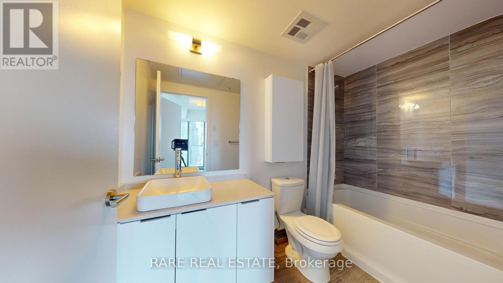 3805 - 11 Wellesley Street W, Toronto, Ontario M4Y 0G4 - Photo 13 - C13836158