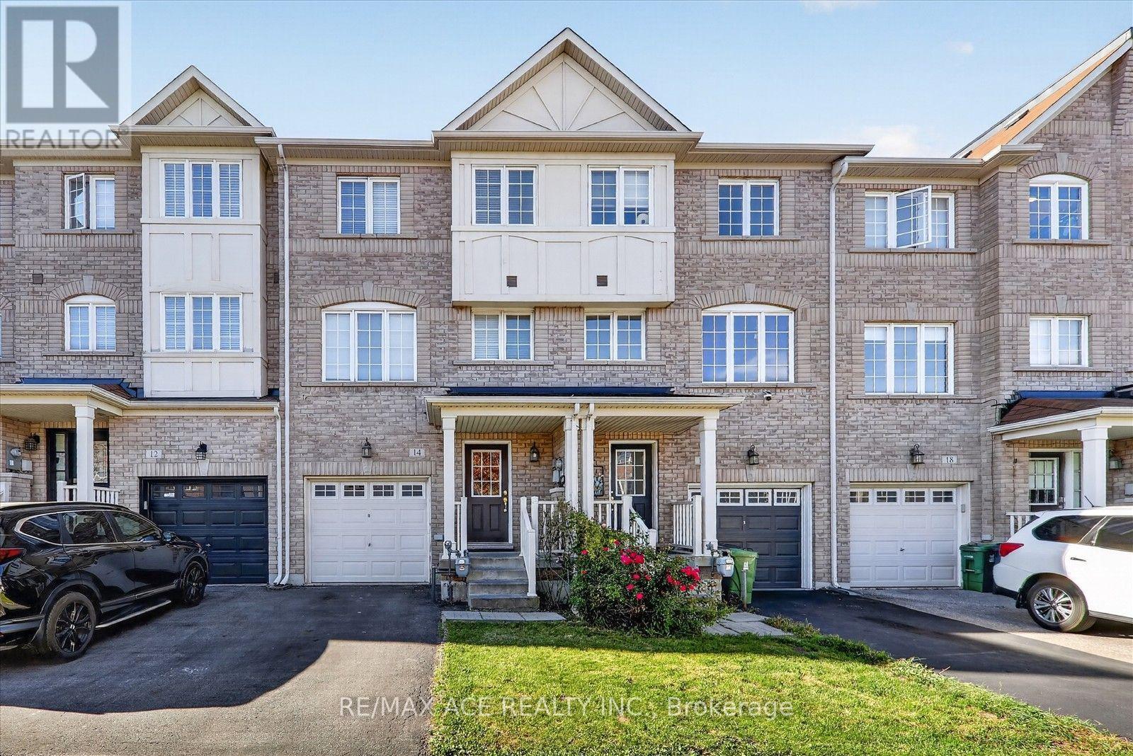 14 PILKINGTON DRIVE, Toronto, Ontario