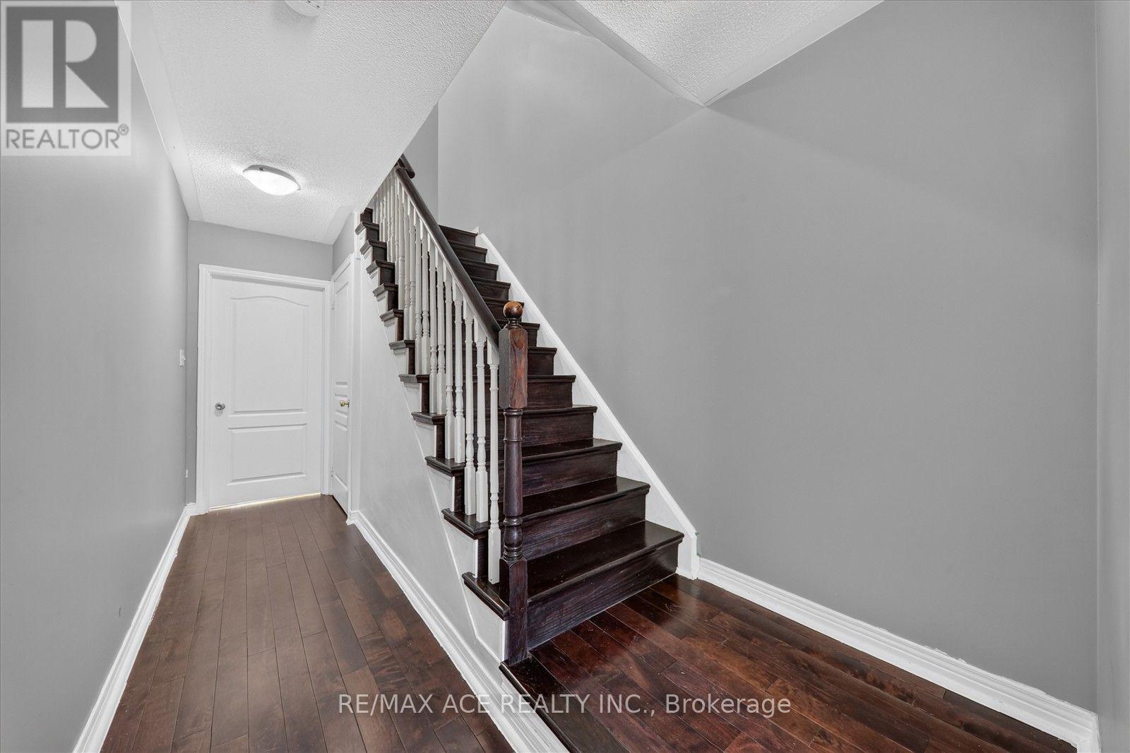 14 Pilkington Drive, Toronto, Ontario  M1L 0B7 - Photo 11 - E13836092