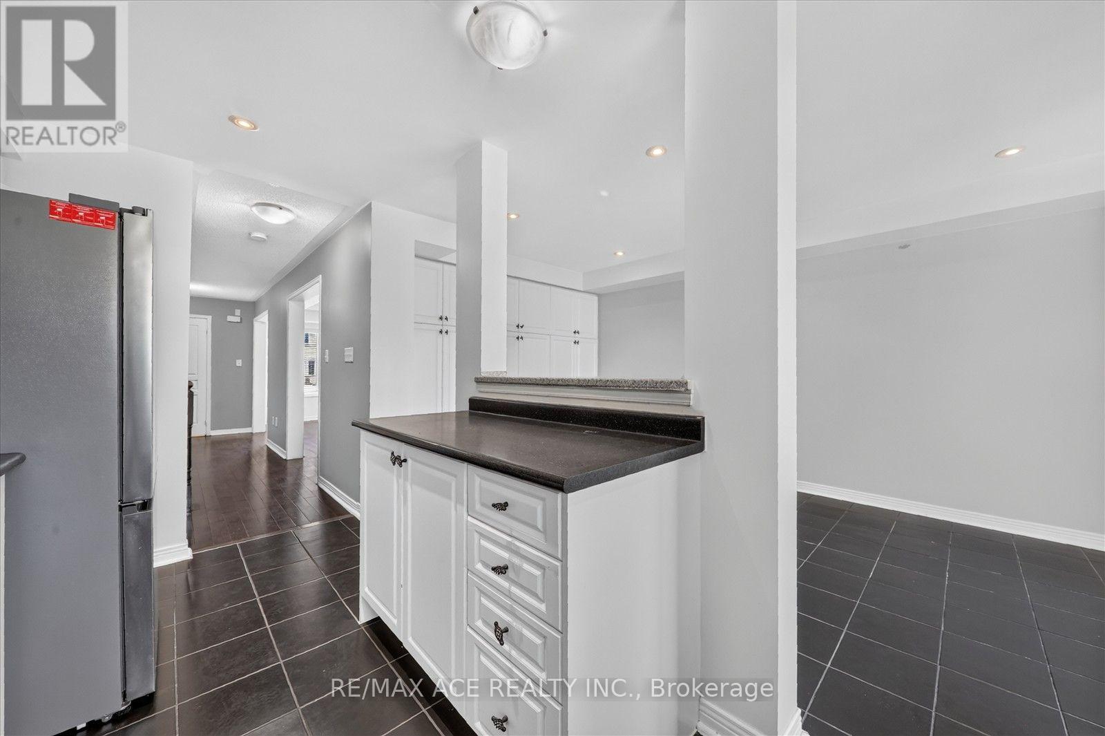 14 Pilkington Drive, Toronto, Ontario  M1L 0B7 - Photo 15 - E13836092