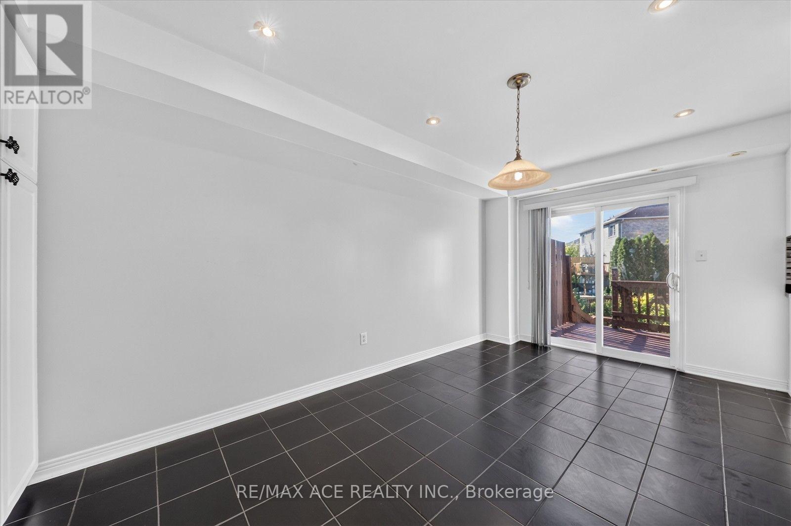 14 Pilkington Drive, Toronto, Ontario  M1L 0B7 - Photo 16 - E13836092
