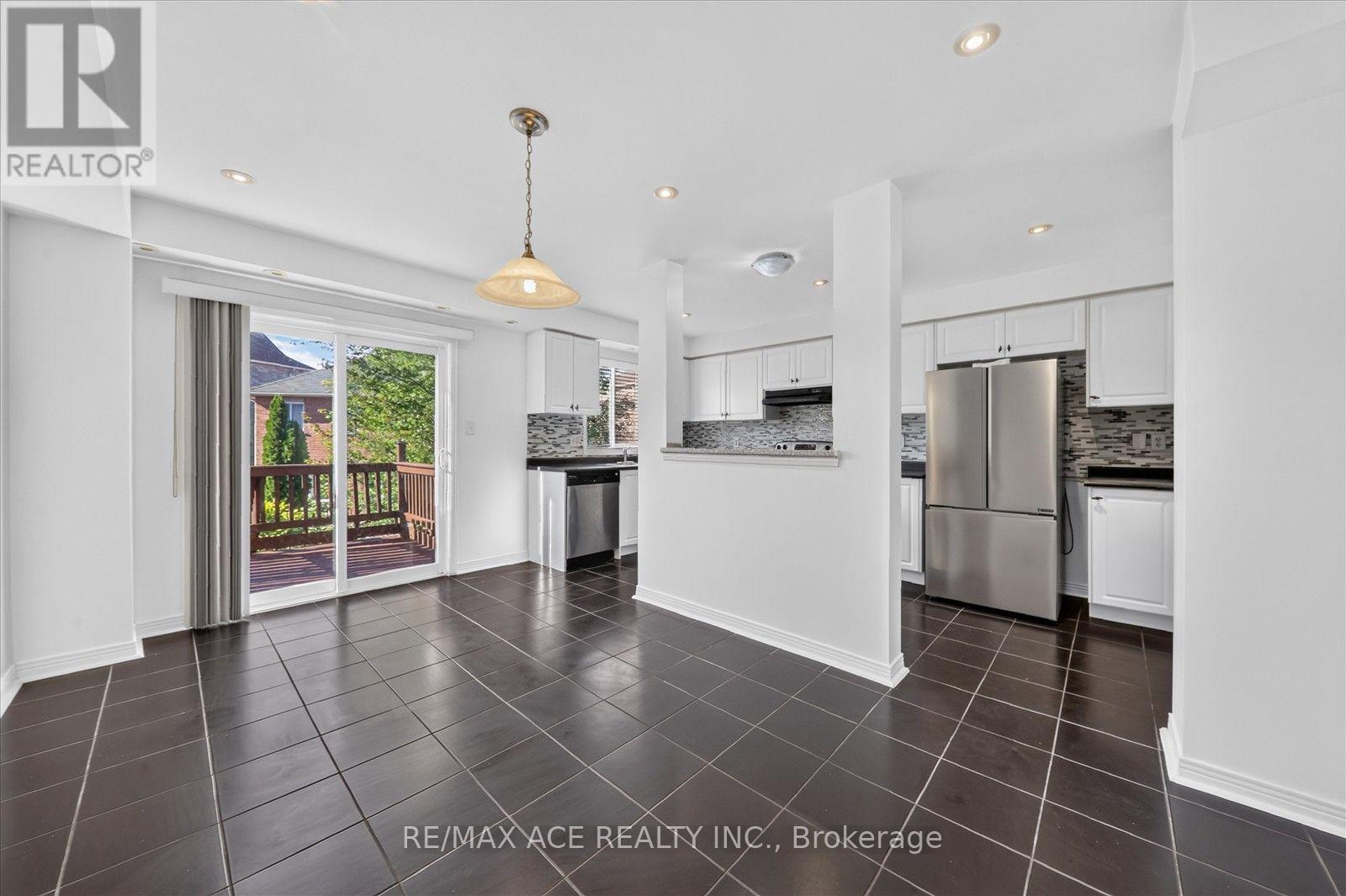 14 Pilkington Drive, Toronto, Ontario  M1L 0B7 - Photo 17 - E13836092