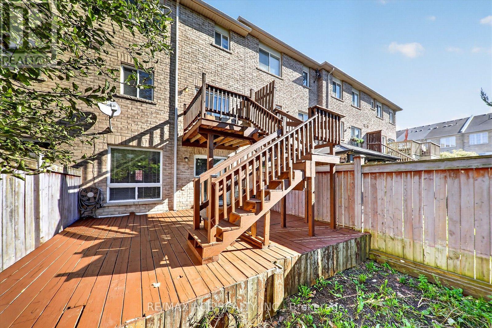 14 Pilkington Drive, Toronto, Ontario  M1L 0B7 - Photo 38 - E13836092