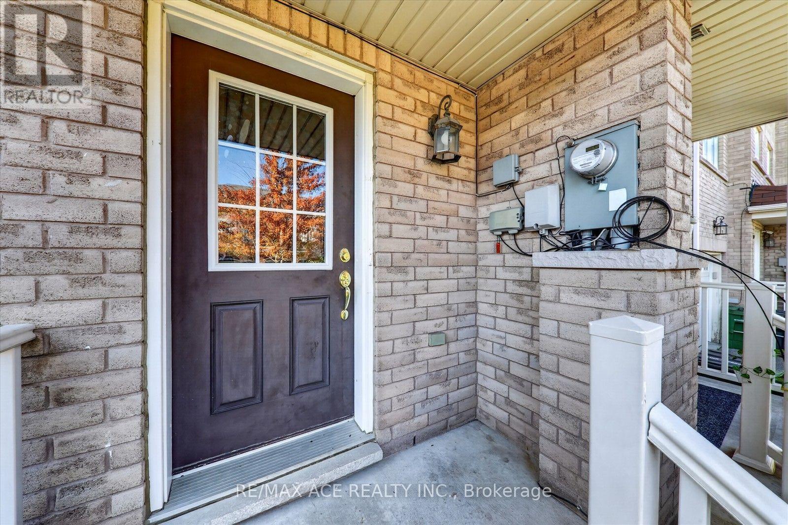 14 Pilkington Drive, Toronto, Ontario  M1L 0B7 - Photo 5 - E13836092
