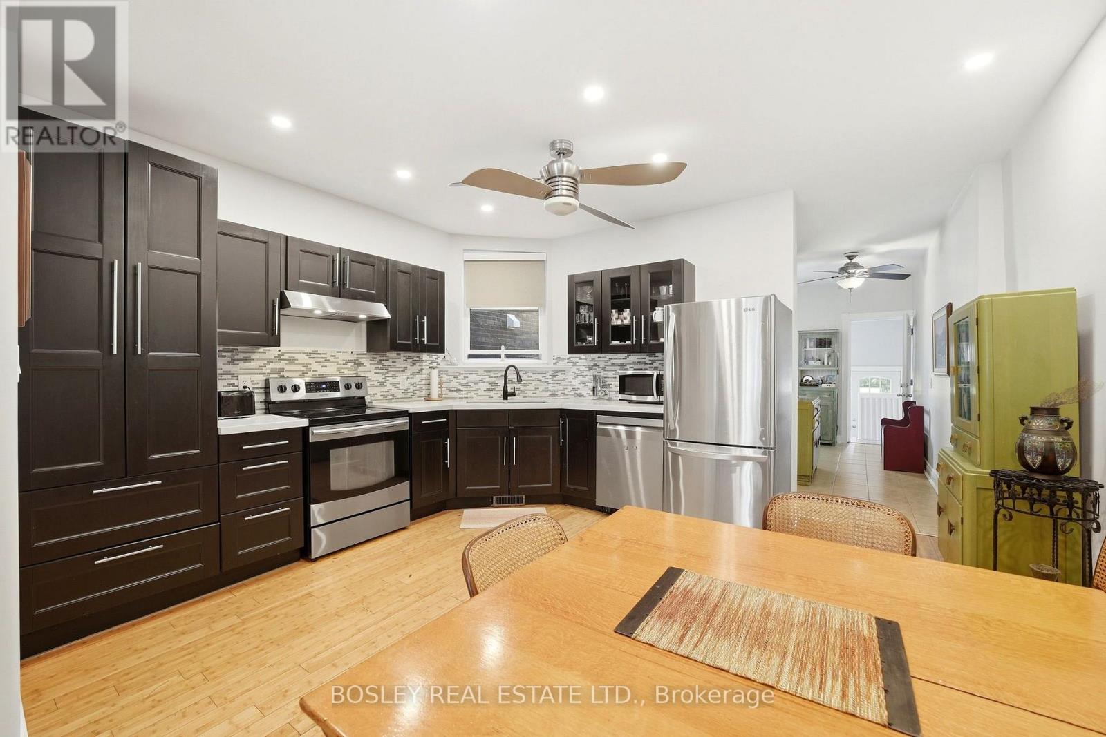 45 Alton Avenue, Toronto, Ontario  M4L 2M3 - Photo 9 - E13836116