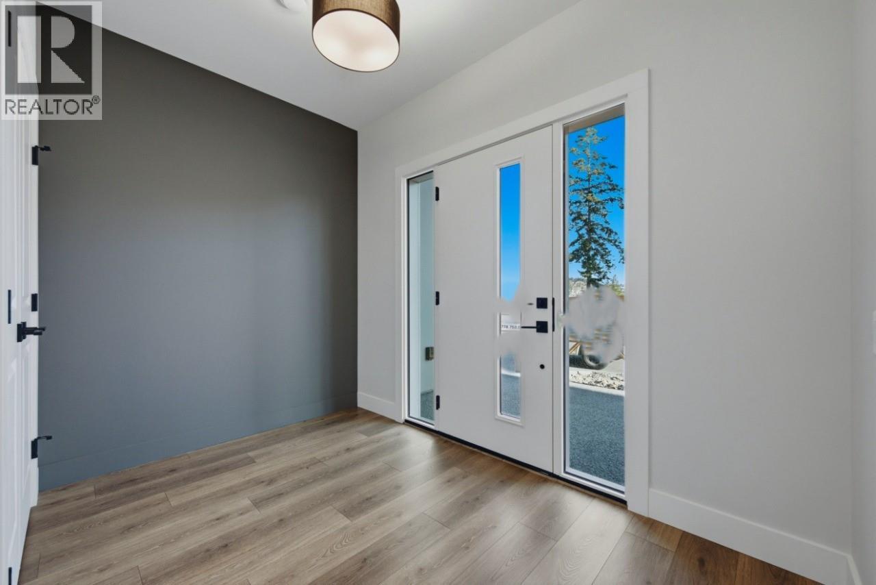 2083 Cortina Drive, Kelowna, British Columbia  V1P 1V1 - Photo 10 - 10402085