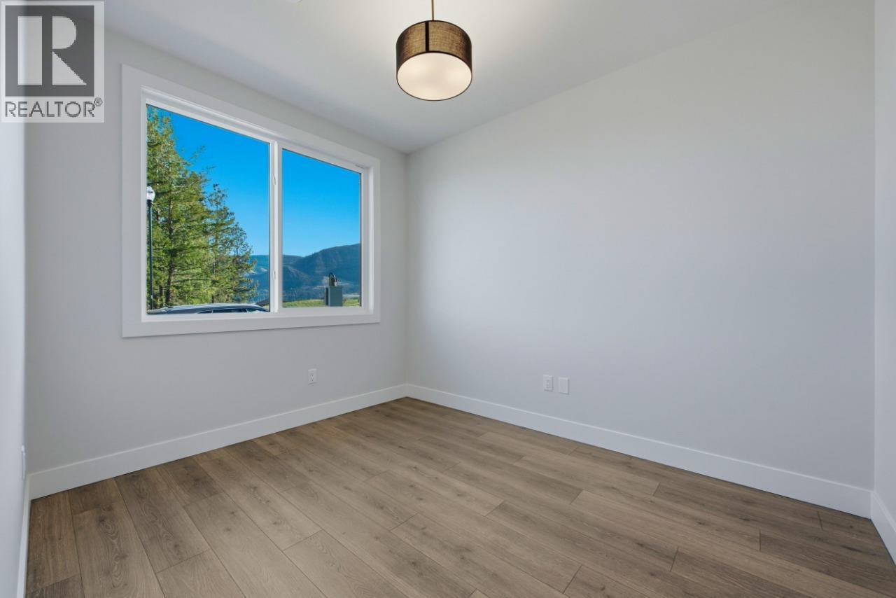 2083 Cortina Drive, Kelowna, British Columbia  V1P 1V1 - Photo 11 - 10402085