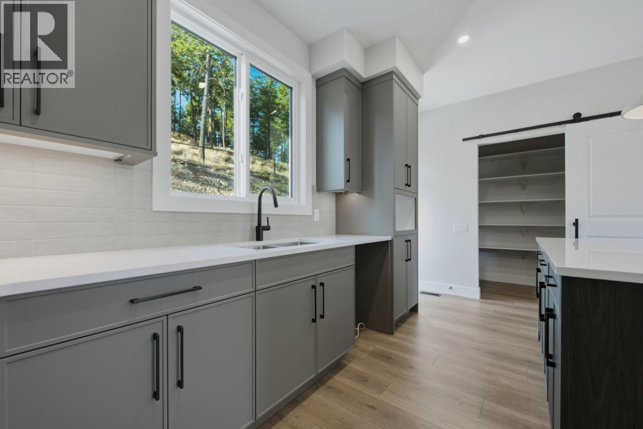 2083 Cortina Drive, Kelowna, British Columbia  V1P 1V1 - Photo 25 - 10402085