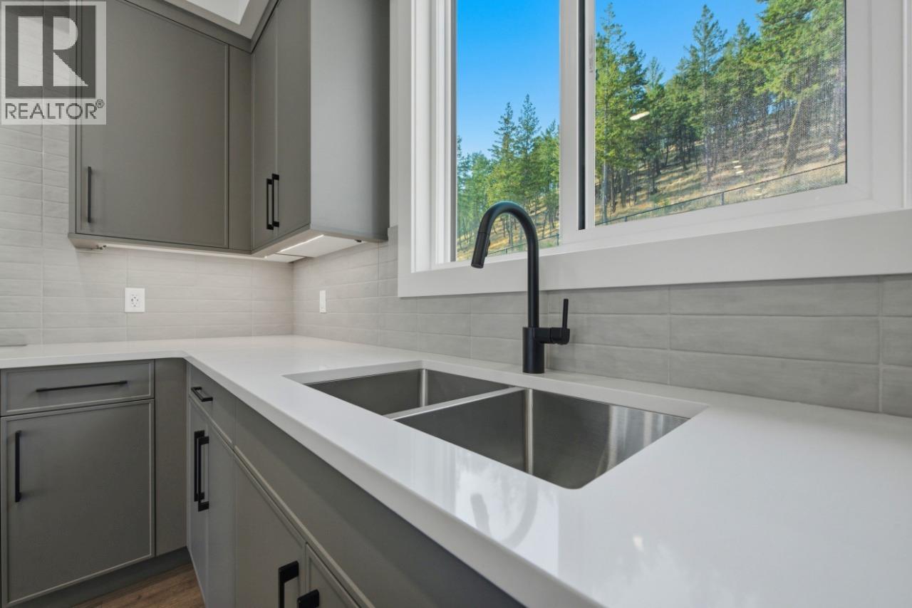 2083 Cortina Drive, Kelowna, British Columbia  V1P 1V1 - Photo 27 - 10402085