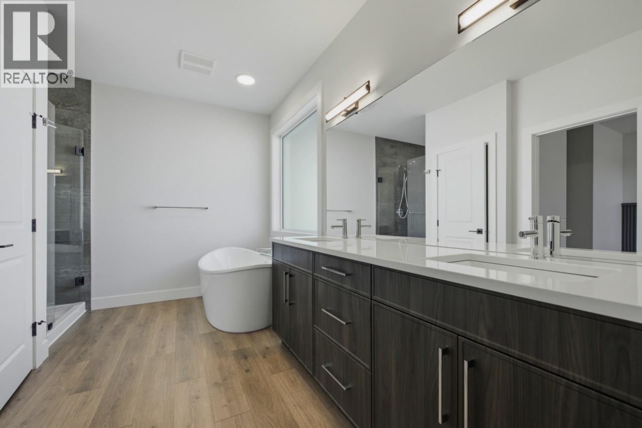 2083 Cortina Drive, Kelowna, British Columbia  V1P 1V1 - Photo 36 - 10402085