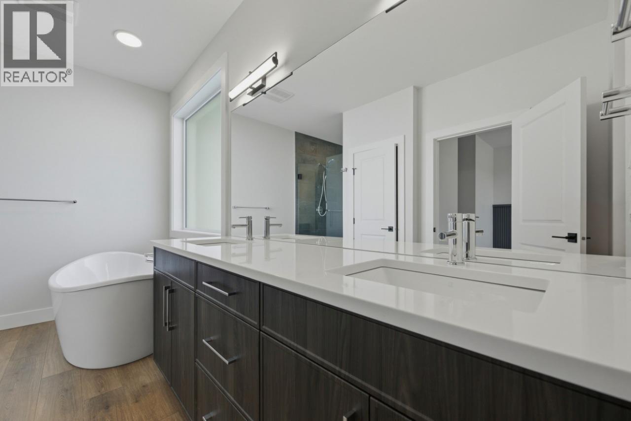 2083 Cortina Drive, Kelowna, British Columbia  V1P 1V1 - Photo 37 - 10402085