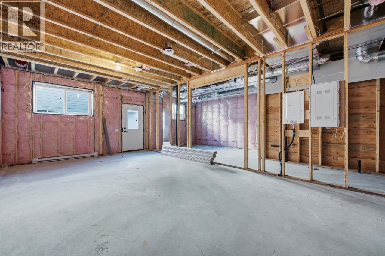 2083 Cortina Drive, Kelowna, British Columbia  V1P 1V1 - Photo 46 - 10402085