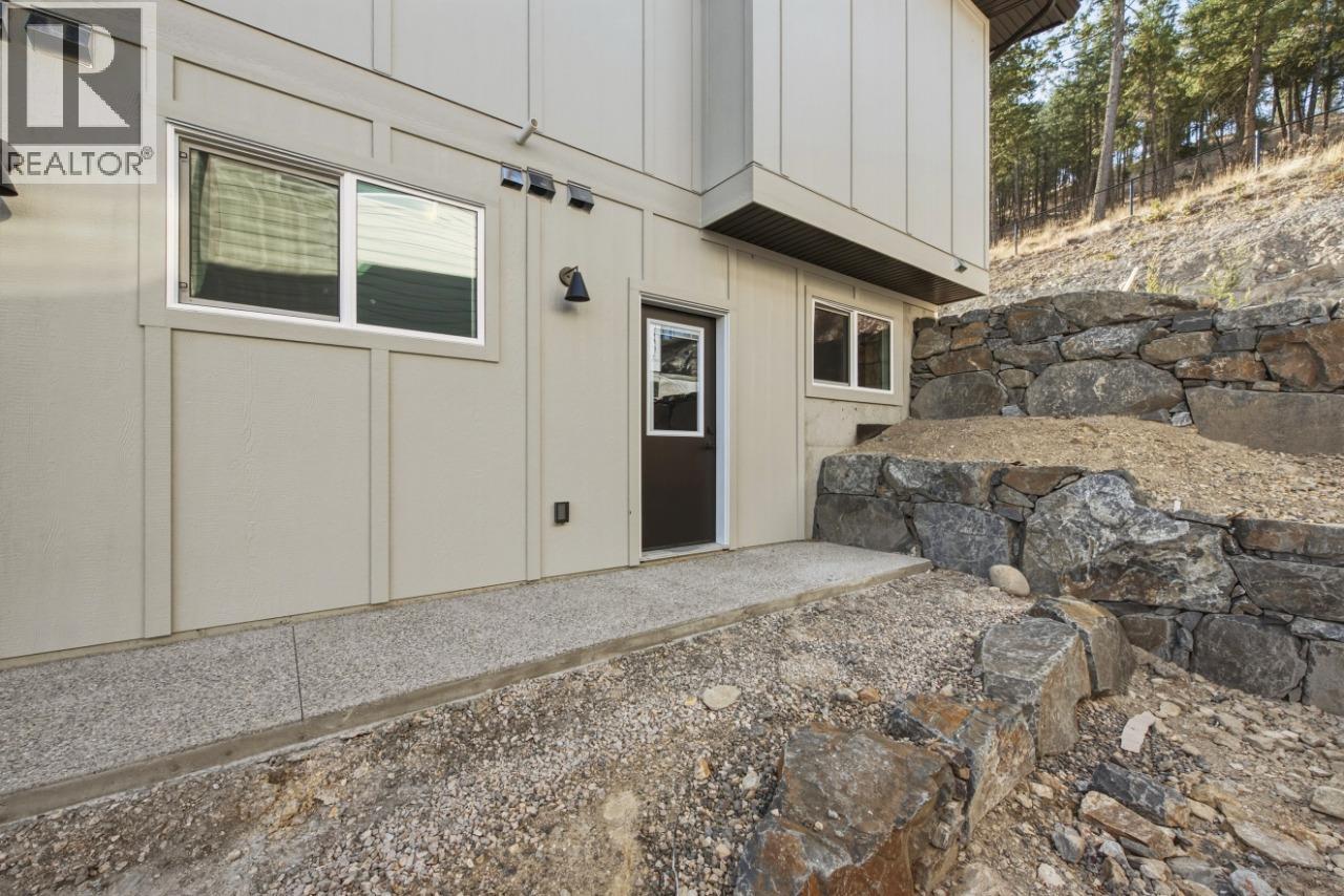 2083 Cortina Drive, Kelowna, British Columbia  V1P 1V1 - Photo 47 - 10402085