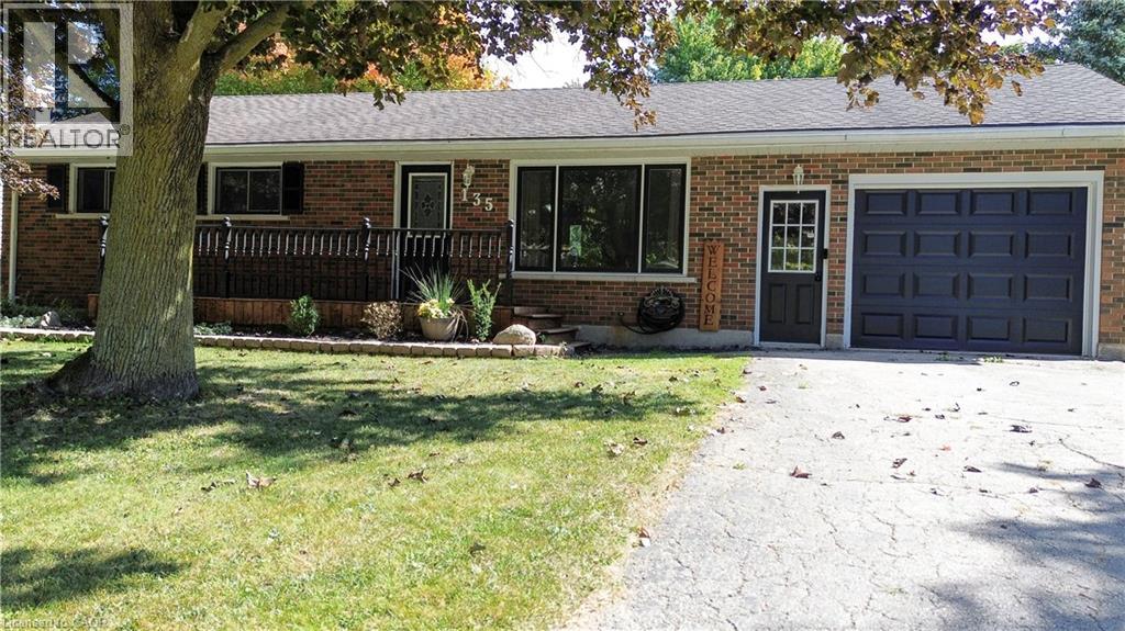 135 Queen Street S, Atwood, Ontario N0G 1B0 - Photo 1 - 40867127