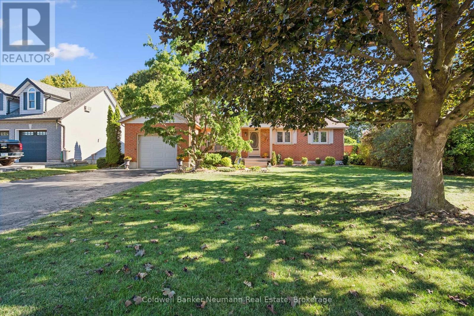 120 Landrex Boulevard, Guelph/eramosa, Ontario N0B 2K0 - Photo 2 - X13836064