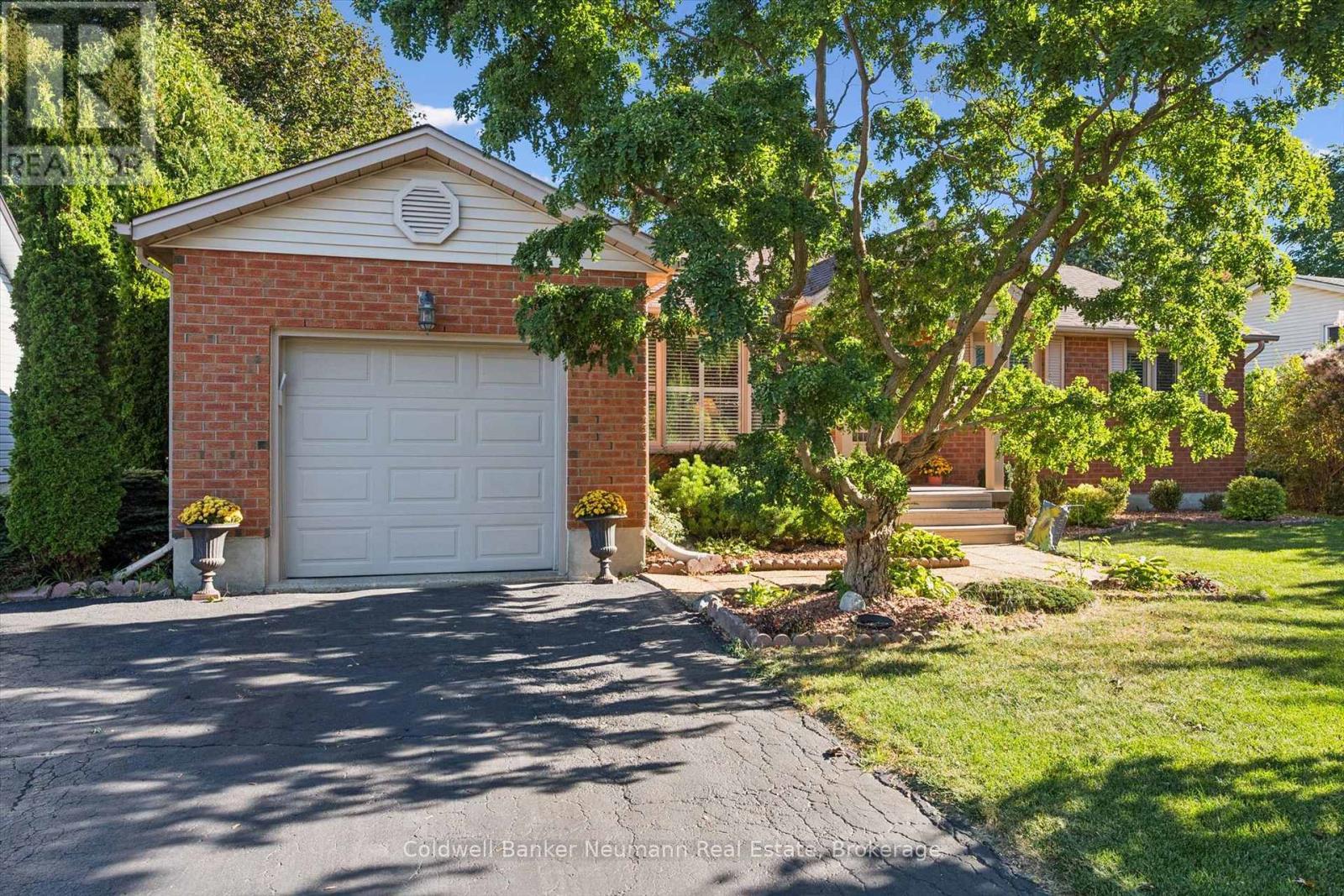 120 Landrex Boulevard, Guelph/eramosa, Ontario N0B 2K0 - Photo 3 - X13836064