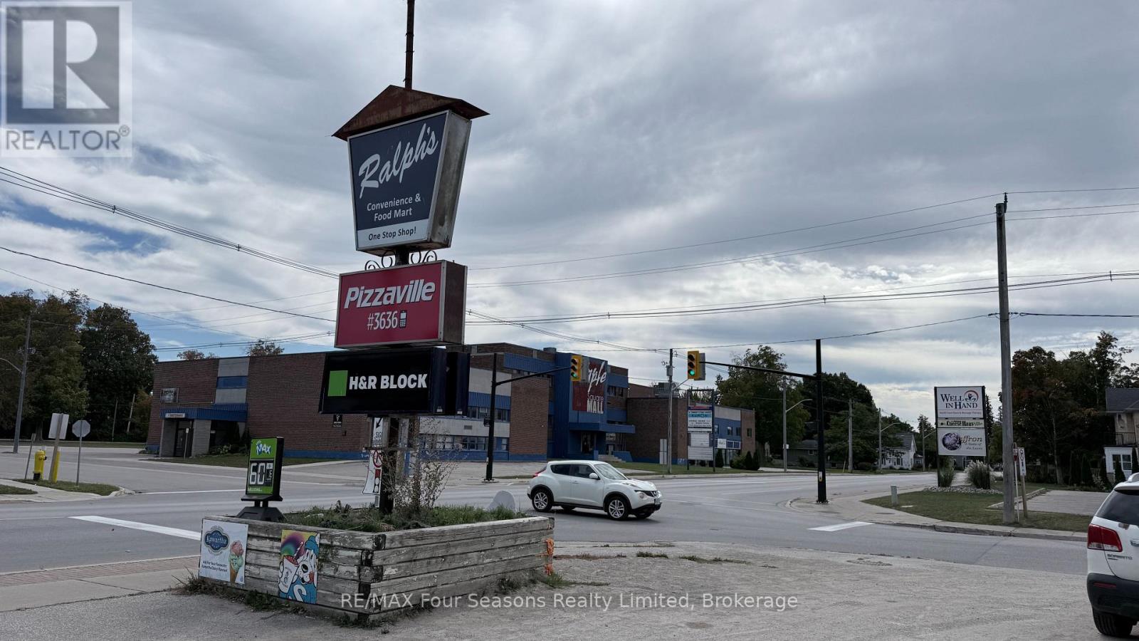 Secondary picture of 3 - 544 GODERICH STREET