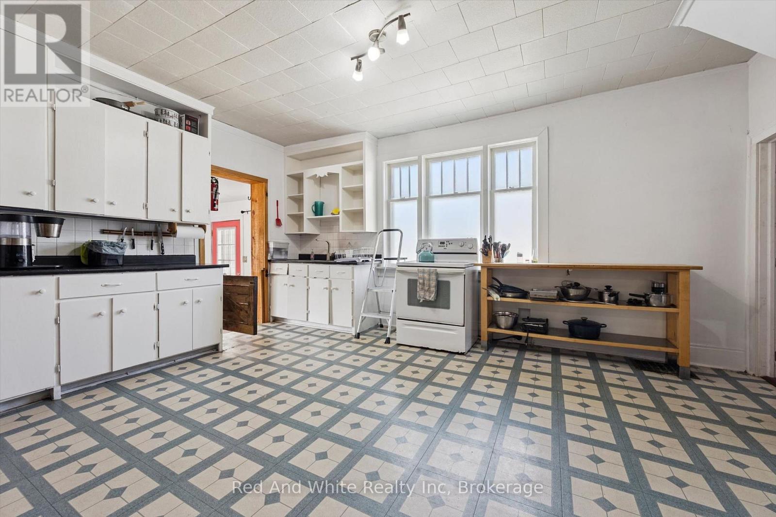 2990 Lobsinger Line, Woolwich, Ontario N0B 2M1 - Photo 9 - X13836110