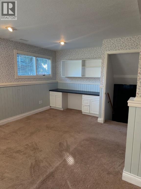 106 Ojibwa Place W