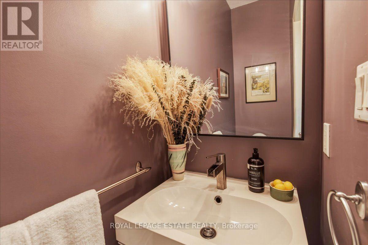 145 Boardwalk Drive, Toronto, Ontario  M4L 3X9 - Photo 14 - E13758190