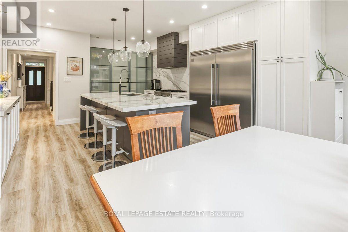 145 Boardwalk Drive, Toronto, Ontario  M4L 3X9 - Photo 11 - E13758190