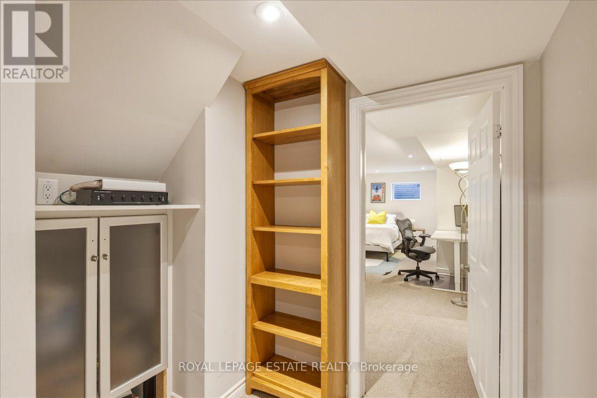 145 Boardwalk Drive, Toronto, Ontario  M4L 3X9 - Photo 16 - E13758190