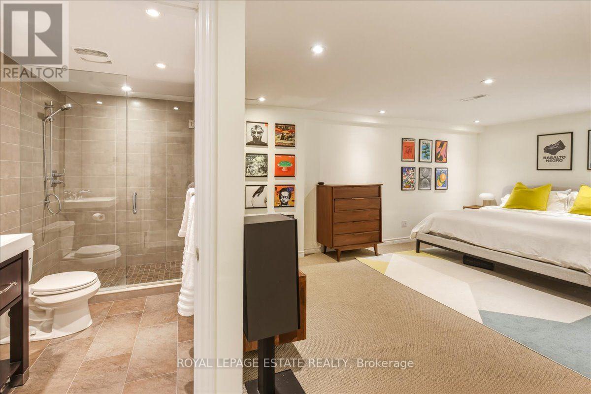 145 Boardwalk Drive, Toronto, Ontario  M4L 3X9 - Photo 17 - E13758190