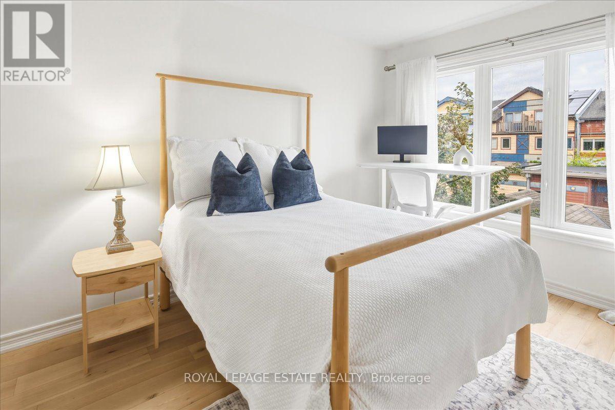 145 Boardwalk Drive, Toronto, Ontario  M4L 3X9 - Photo 24 - E13758190