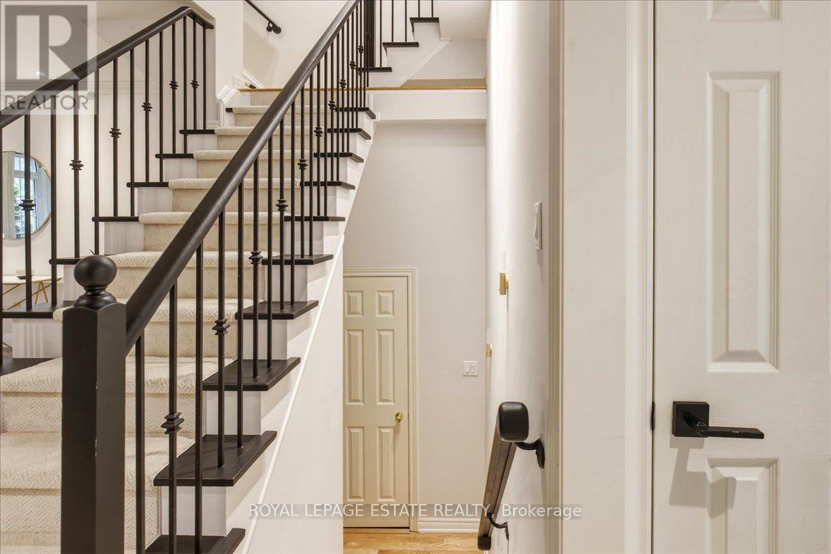 145 Boardwalk Drive, Toronto, Ontario  M4L 3X9 - Photo 13 - E13758190