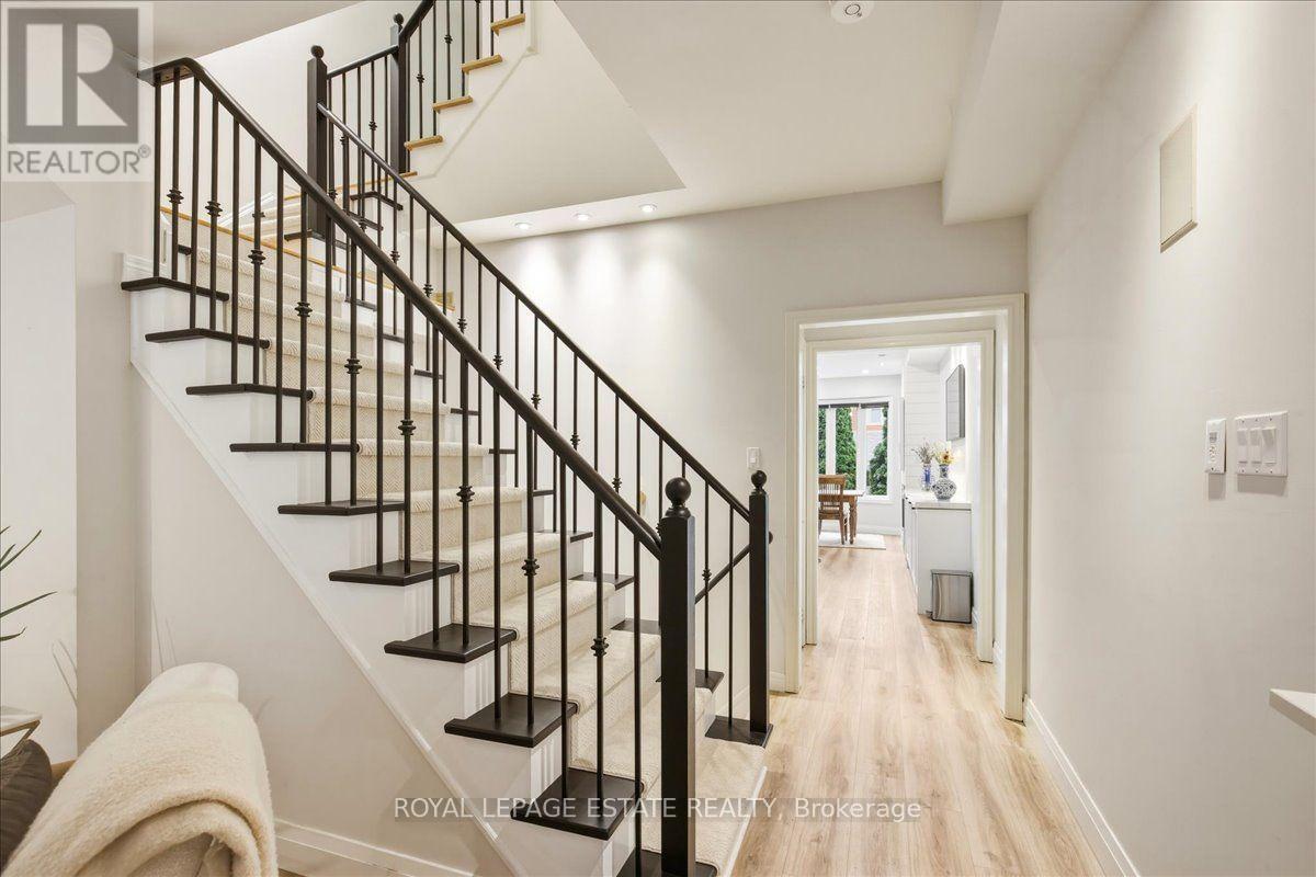145 Boardwalk Drive, Toronto, Ontario  M4L 3X9 - Photo 6 - E13758190