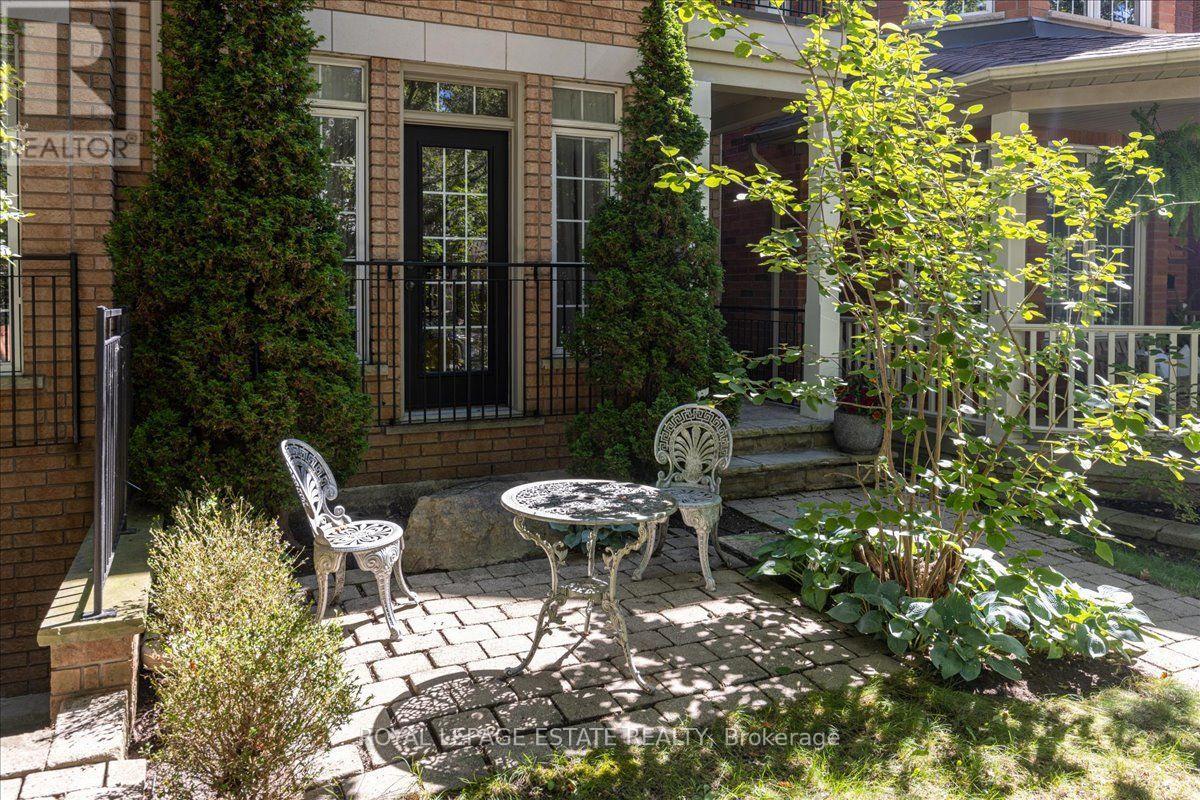 145 Boardwalk Drive, Toronto, Ontario  M4L 3X9 - Photo 41 - E13758190