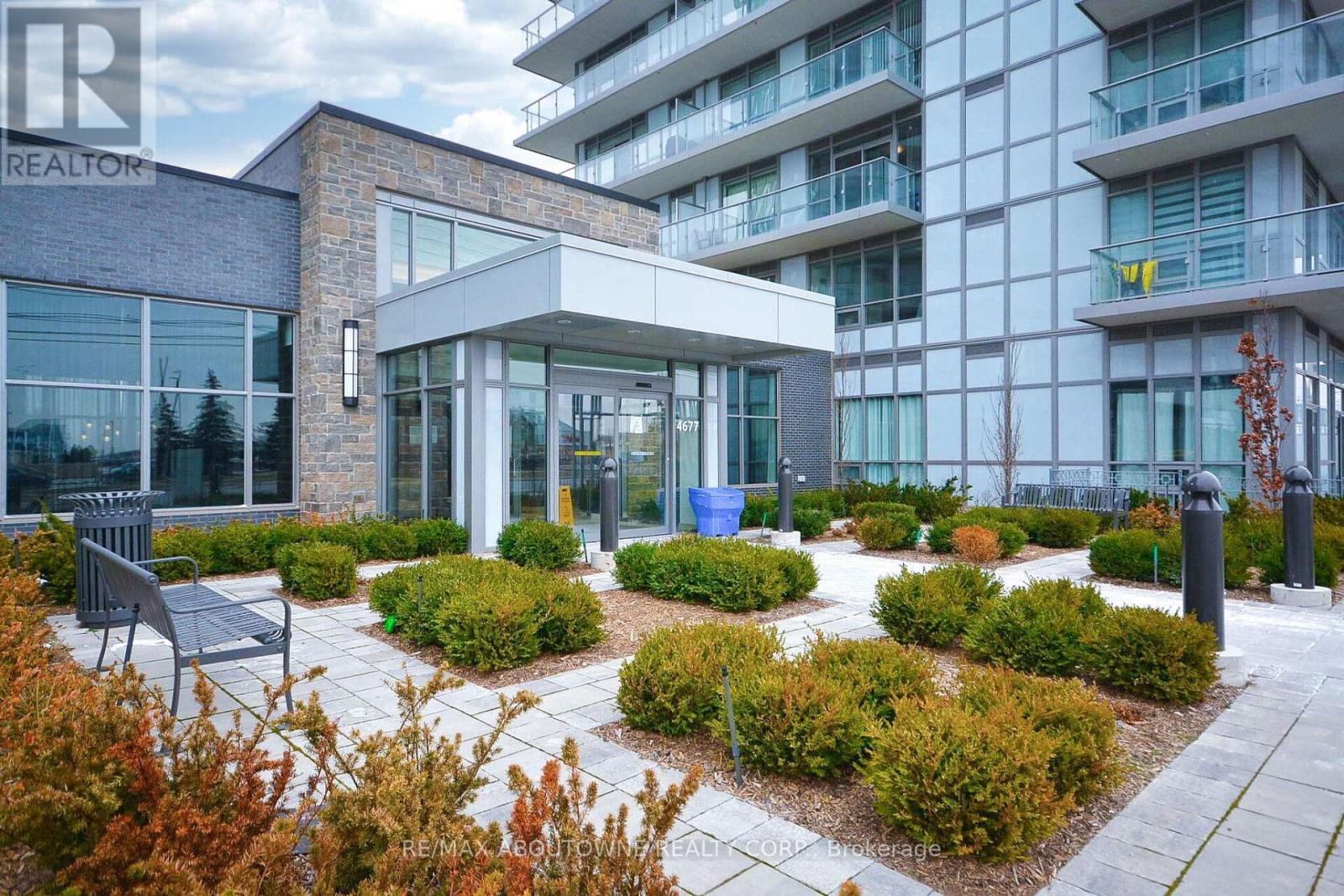 1202 - 4677 Glen Erin Drive, Mississauga, Ontario  L5M 2E3 - Photo 3 - W13836070