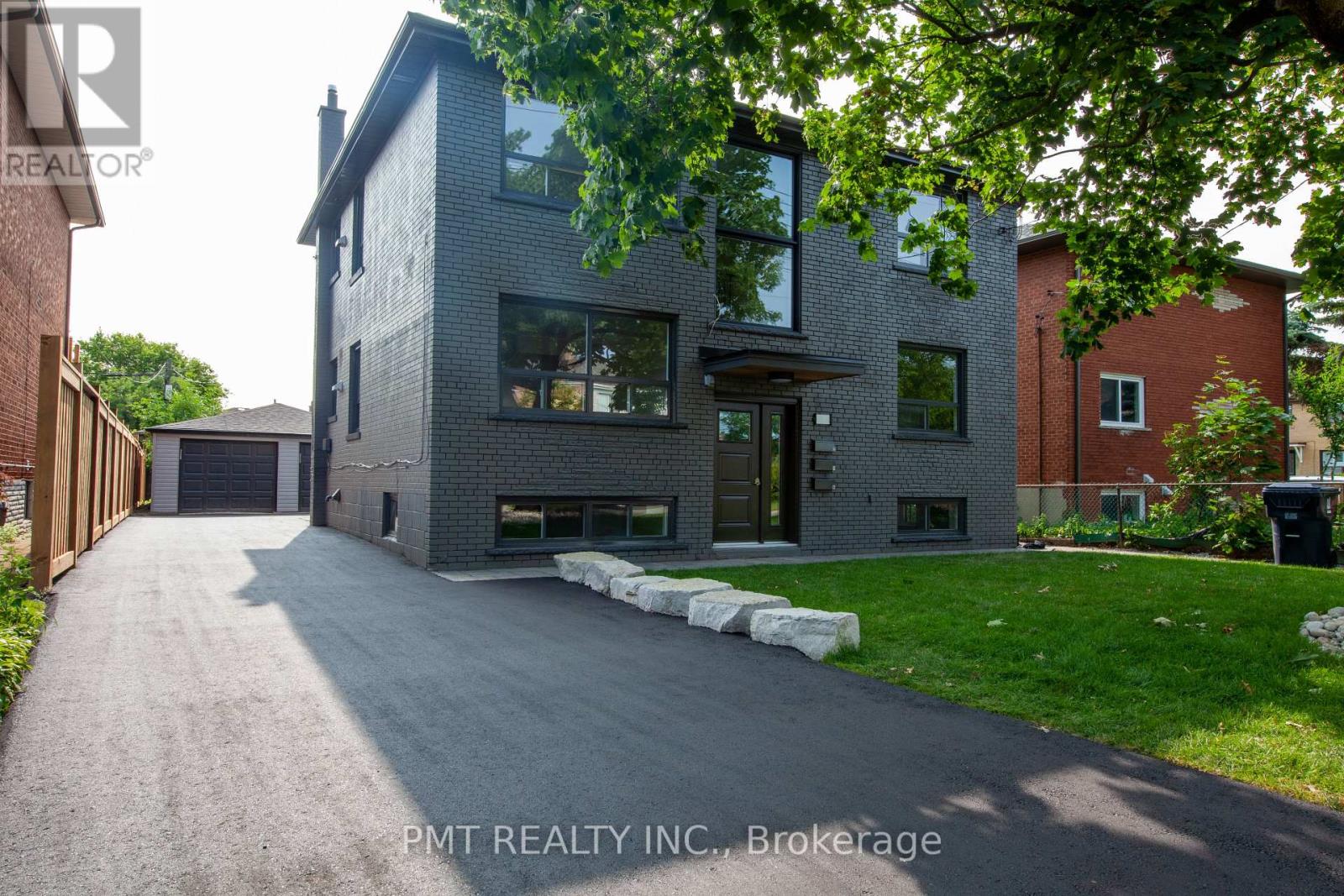 Basement - 34 Robindale Avenue, Toronto, Ontario  M8W 4A9 - Photo 12 - W13836106