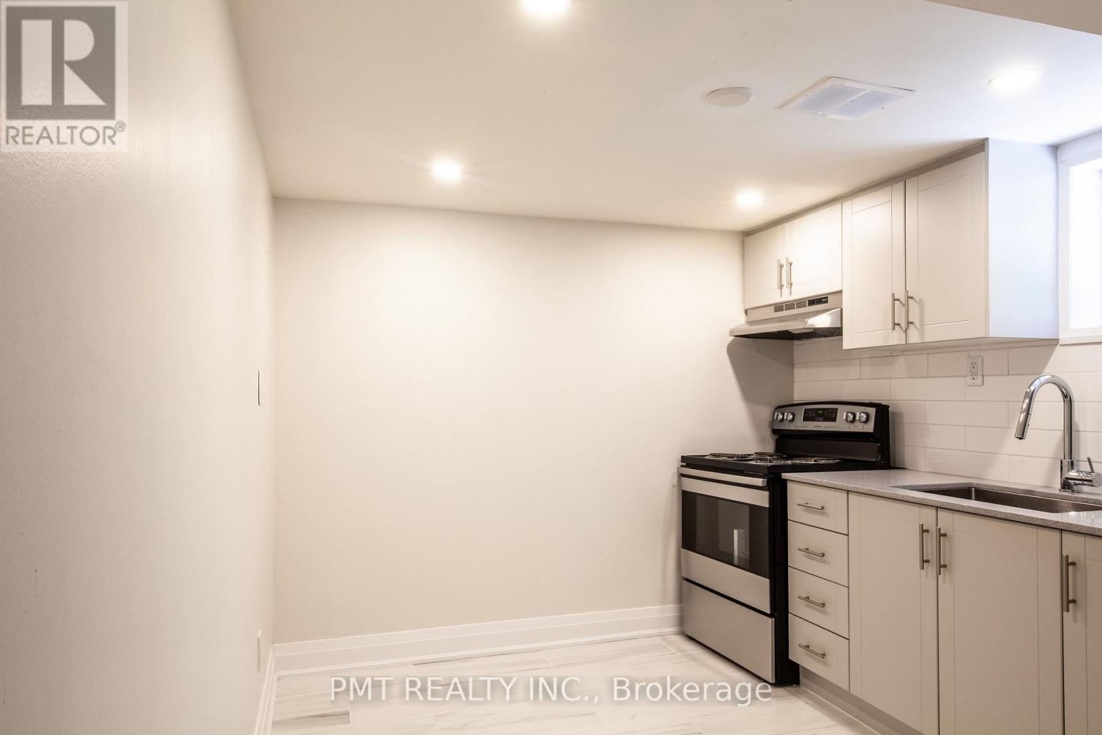 Basement - 34 Robindale Avenue, Toronto, Ontario  M8W 4A9 - Photo 3 - W13836106