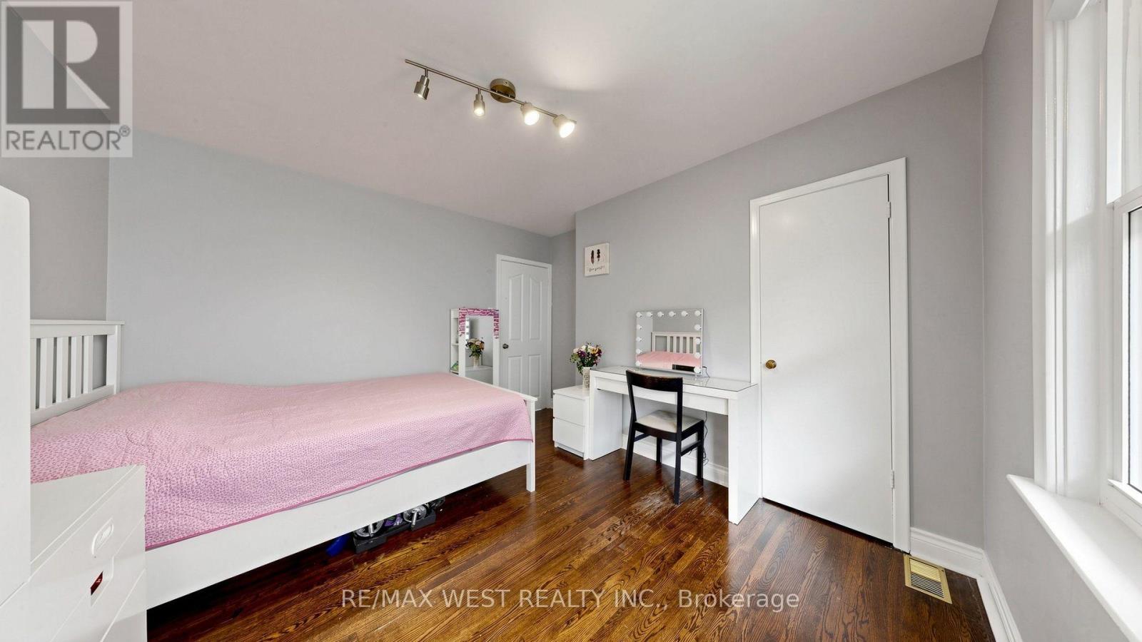 32 Allonsius Drive, Toronto, Ontario  M9C 3N5 - Photo 24 - W13836124