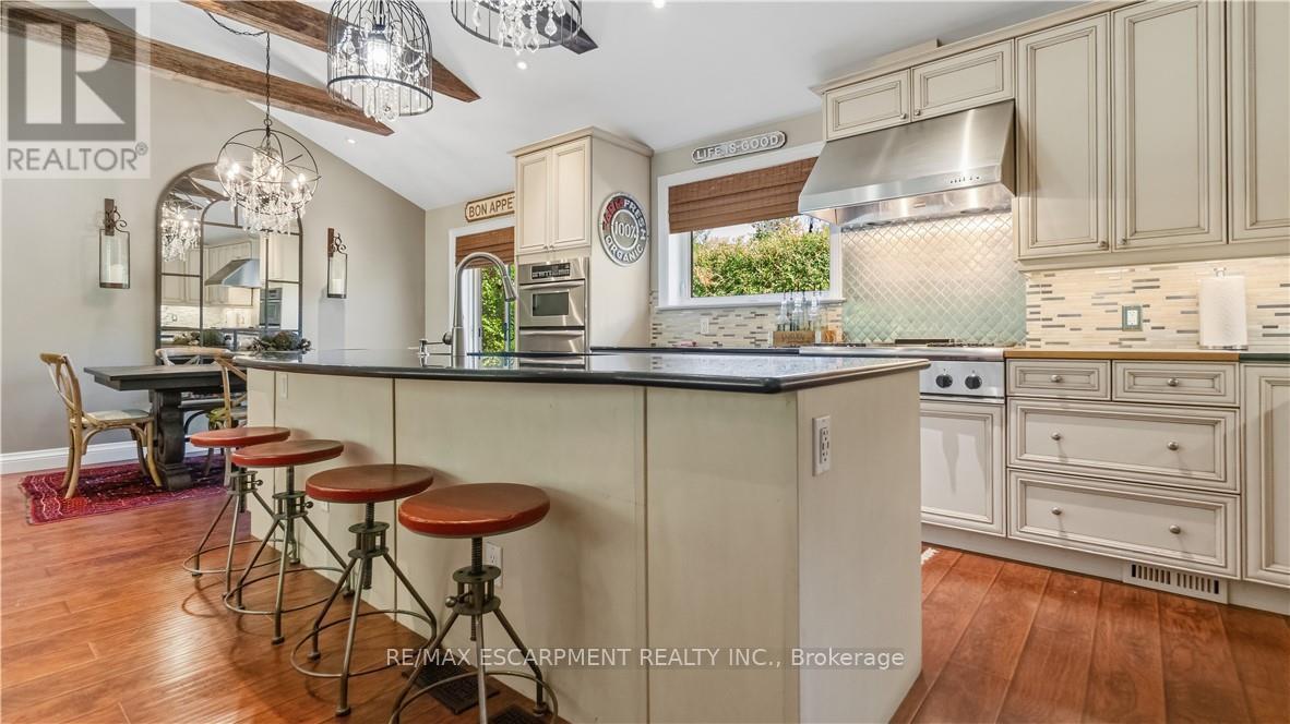 517 Rosedale Crescent, Burlington, Ontario L7N 2S7 - Photo 17 - W13836156