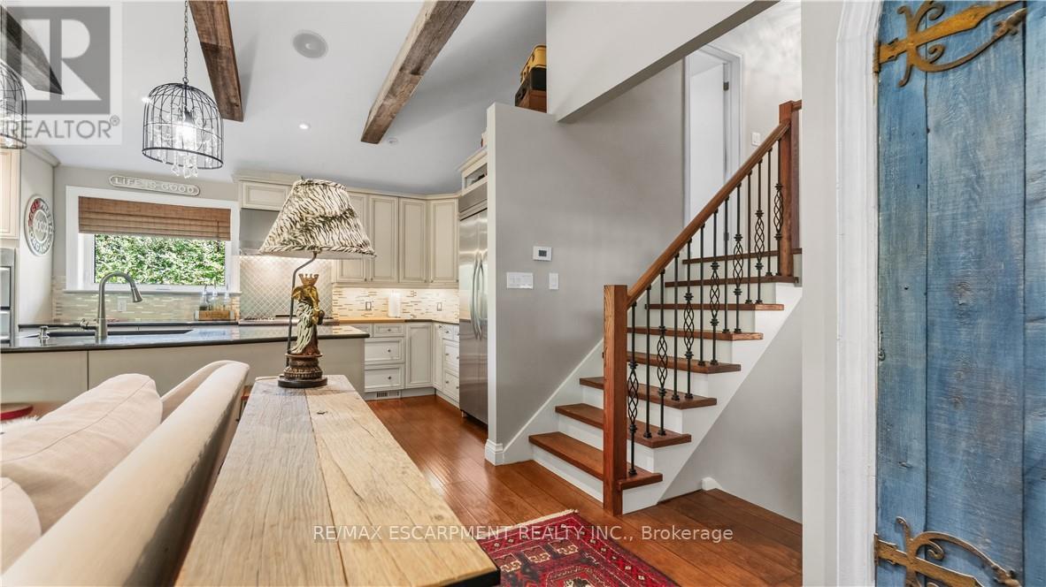 517 Rosedale Crescent, Burlington, Ontario L7N 2S7 - Photo 9 - W13836156
